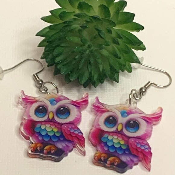 Owl Earring, Teacher Earring, Educator Earring, Gift Idea, Teacher Appreciation - Picture 1 of 4